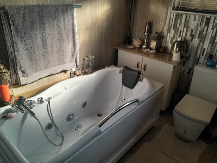 4 Bedroom Property for Sale in Bodorp North West